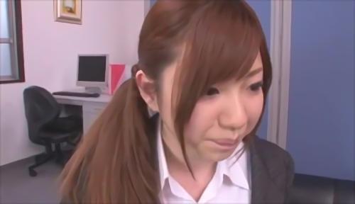『着衣』実は手当たり次第に男を喰い散らかすド情欲的オフィスレディだった…、通勤途中に痴〇されるも、痴女遊びで撃退、遅刻の罰にズボン丸出し業！