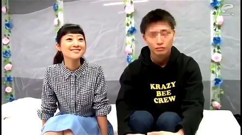 街行く仲良し交際中の学生にオススメし、セックスチャンスという条件下でも男女の絆は結ばれるのかを徹底検証、中から外が見えるマジックミラーに囲まれた密室で！