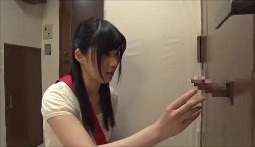 『キュート』新婚風の若ご婦人まで、興味津々で近寄ってきて…ペロッ、パクッ、ジュボッ、からの辛抱できずにおマ〇コにデカマラ投函で肉棒ハピネス、！