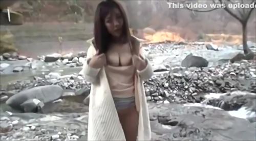 『人妻』そしてお愉しみの温泉へ、ナイスバディがサイコーに情欲的いさきちゃんに即挿入、大きなバストを揺らしながら喘ぐ姿にチョー大エキサイト、！
