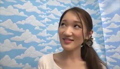 『手コキ』悩める草食系独身男性の悩みを解決するために、買い物帰りに人妻をナンパするという相談！真剣に話を聞く彼女たちだが、そのジレンマは次第！