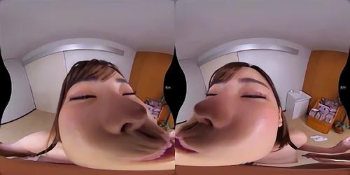 『巨乳』この映画はバイノーラルで録音されているが、音は視点移動と連動していない、映画はバイラル録音されているが、視点移動によって音が連動していない！