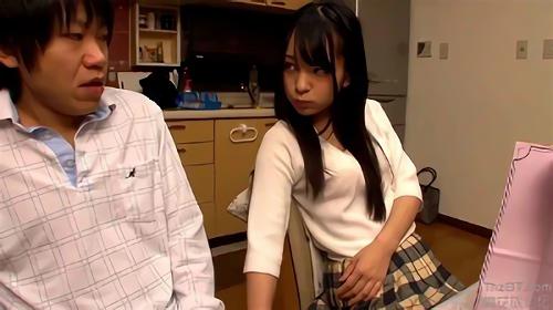 美女であることは間違いないが、この世界に誇るフラットAAカップの微乳ボディとヌルヌルのアソコはまさに奇跡、昭和を思わせる四畳半での生ハメ！