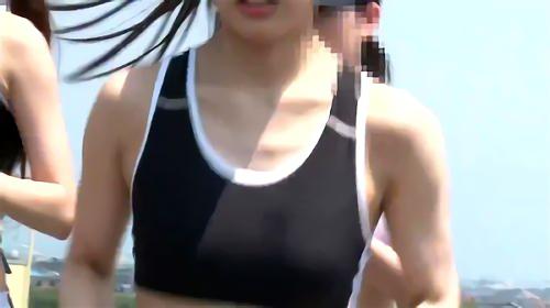 敏感なのに野外羞恥ボディガードは謹慎、キャンプ場編はスクール水着姿の推定EカップのJアタッカー娘、リムジンなのに家族に内緒で羞恥イキ、合宿所編では！