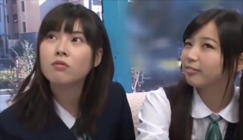 『制服』恥ずかしがって大赤面（照）、皆で触れて、おしゃぶりして、興味津々になったところで、自分たちのキツマンに挿入、おっきすぎてコワーイ、！