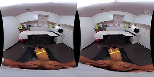 『巨乳』これまでのオイルマッサージVRでは表現できなかったカット数の少ない各所での施術や、巨乳巨尻の接写施術を実現することに完遂し、整体師にカメラを装着させて録画した本作、没入感のある情欲的マッサージ！