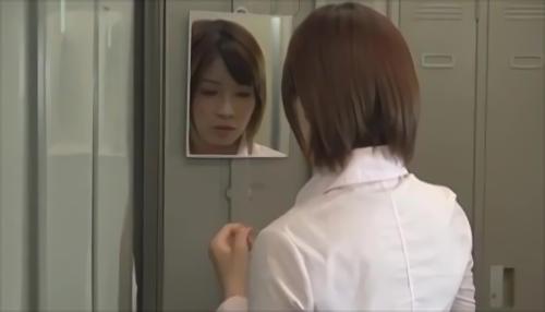 『顔射』かえってやりがいにも感じている、そんな咲の想いとは裏腹に、生徒達はオッパイが気になって授業どころではない、ボタンがはじけ飛びそうな！