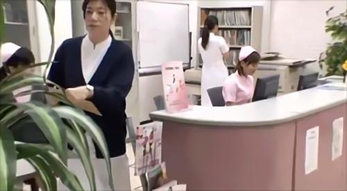 『放尿』無邪気なふりをしながらもジレンマを抱える看護師。気になる患者への想いを伝えるのが恥ずかしい看護師は、こっそり患者に睡眠薬を飲ませる！