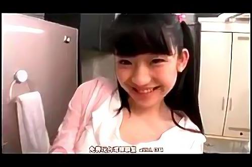 パパとママが出かけるとセックスが始まる、朝から晩まで、チンコ舐め、キッチン、ベッド、お風呂でセックス！