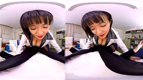 洋服選び、メイク、立ちション、オナニー・・・と、ボディジャックお馴染みのメニューをVR化、キスをしながら憑依し、巨乳を揉みしだく！
