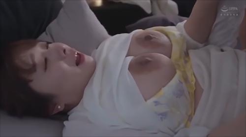 『白石茉莉奈』そして学園生活の終わりを告げる卒業式当日、義母・茉莉奈がこぼれんばかりのスマイルで彼の下へ駆け寄ってきて…、その夜、2人きりの卒業！