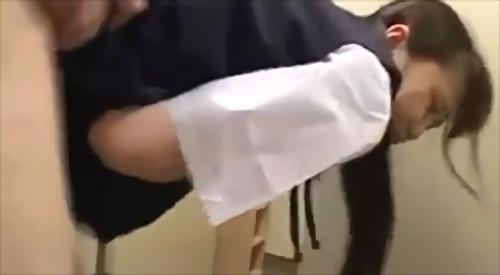 彼女は、私をイカせても、学校には言わないからと言った、先生は生娘よ、パパの将来はあなたにかかっているの、って、私の中でイカせてもら！
