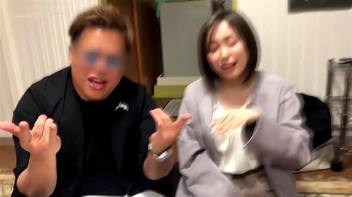 彼は彼女のことが大好きで、同じ職業で学校の先生をしています、教師という同じ立場で充実した日々を過ごしていました、私たちの関係を壊したビデオの中で！
