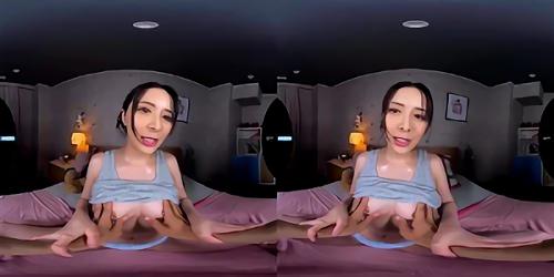 お姉ちゃん、何してると思う？二人きりになると急に密着してくる、理性がズレるほどの慈愛に満ちた淫らな言葉、口調、ボディタッチで誘惑を急かす姉！