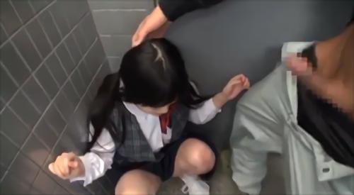 『ピエロ田』突然、彼女は指を入れて「ここはどこ？彼女は「ここはどこ？すぐ終わると思って必死に我慢した。突然だった。お尻から大きなものが入れられ！