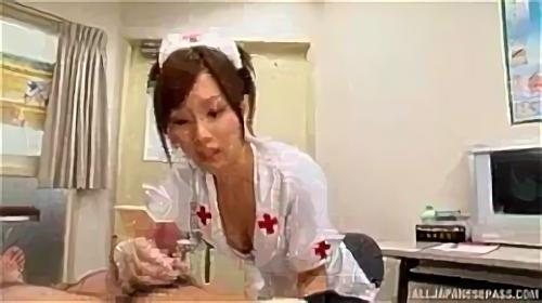 一応やり手、でも美人、残念なことに、それはキュートな女性看護師・こじみナースにある、熱発の患者が来院すると、ベロチュー検温からフェラ発射！