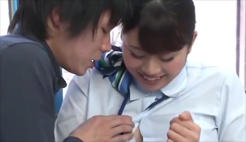 『素人』あまりの優しさのあまり男子たちのSEXな要求についつい応えちゃうCAたち、素股でまたがる…だけのつもりが燃え上がって本番まで突入、！