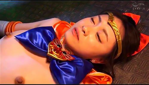 セーラーナイツに加入して魔鬼に対抗していたが、魔王復権のための実放送生贄のため、捕まってしまったようだ、それでもなんとかアジトから脱出し！