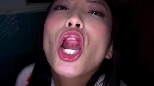 トイレに現れた変態女幽霊が、男たちの溜まった尿を飲み干し、精子まで搾り取る！
