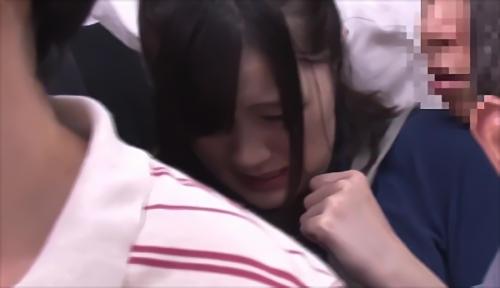 『パンチラ』膣奥の性感帯を不必要に煽動されると溢れ出す汗と涎でダラダラになりながら目は虚ろに…、そして肉棒でローターを膣奥まで押し込むと味わっ！