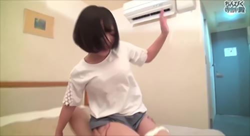 ティーン下着の流行の対比と言われた！下着を重ねている最中の恥ずかしいインタビュー中に、いきなり巨根が乱入！