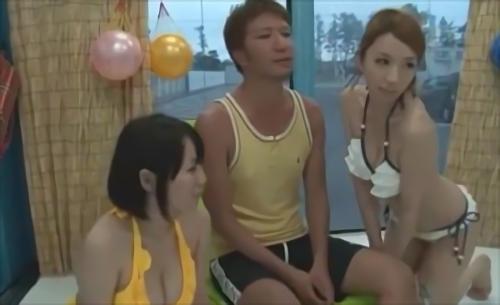 彼女たちのアソコに激しくピストンする！少女たちの漕ぐ足は止まらないほど硬くなり、お尻をくねらせながら絶頂を迎える！少女たちのペダルを漕ぐ足は止まらないほど激しく！