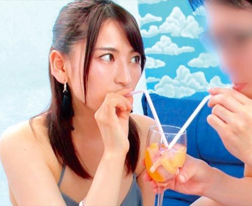 【素人】『恋人みたいにHしようね❤︎』巨乳で可愛い水着美女をナンパ…童貞君のオナニーのお手伝いで最後は中出し❤︎