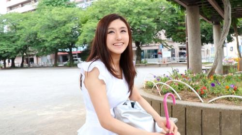 欲求の貯まったカラダを責めると喘ぎ出し、久しぶりの刺激的なセックスにイキまくりで叫び出す人妻！
