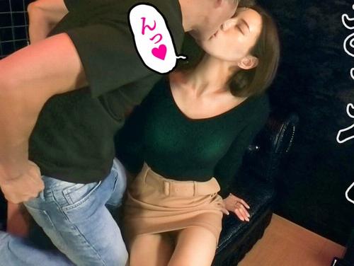 【美人妻】究極のキレイな奥さんとのハメ撮りパコッ！なんてステキな奥さんなんだ！何発も発射できるゼ。