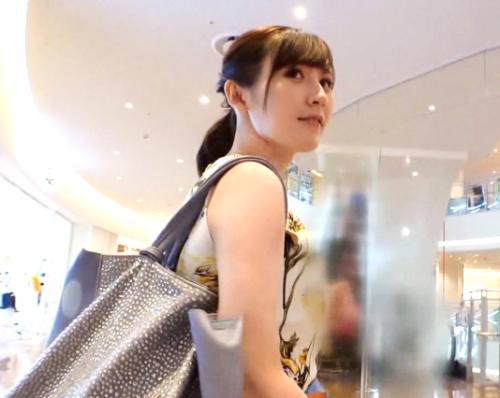 某店の高級ラウンジで働くキレイなお姉さんとエチエチなSEX中だしビッチ