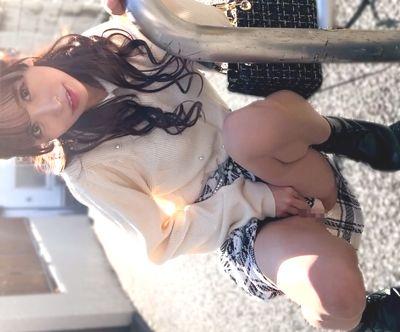 【SNS・配信女子】裏アカ作ってヤバい位のエッチを配信する淫乱痴女お姉さんとデートヤリタイ放題SEXしまくるエロビッチ。