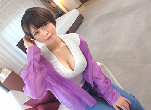 【初脱ぎ・ハメ撮り】地味にミミが性感帯のキレイなお姉さん！耳を愛撫してくれたら（お●んこ）ヌレ濡れ即逝っちゃいそうょ～♡