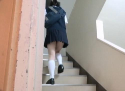【隠し撮り・JK】隣の女子〇生を隠し撮りするヤバい男の悪趣味が波紋を呼ぶ！迷惑系盗撮魔の行く末は如何に。