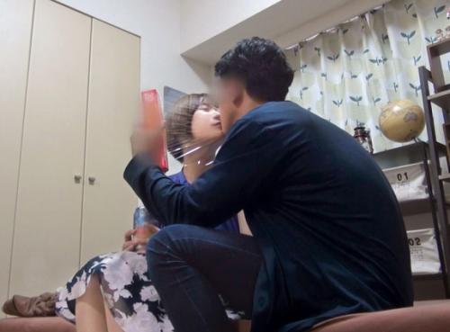 【連れ込み】究極のヤリ部屋へショート髪の貴人お姉さんを連れ込みSEXしまくり隠し撮りで美乳のお姉さんアヘアヘビッチ。