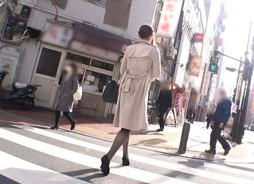 【OL・素人】ナンパしたお姉SSんがめちゃくちゃ美人なのでこんなチャンス逃がすわけないょ！即ハメ交渉で生ハメパコパコビッチ。