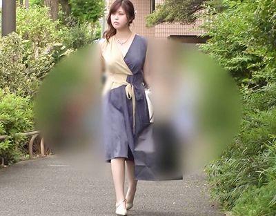めでたいイベント帰りにナンパされ即ハメ撮りされる超爆乳のキレイなお姉さんの美味なアソコへ中だし三昧。