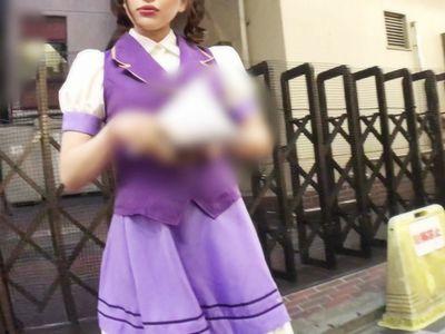 地下アイドルを個人撮影するファン男とSEXしてしまうコスプレ美人の無毛アイドルと孕ませエチエチ中だしビッチ。