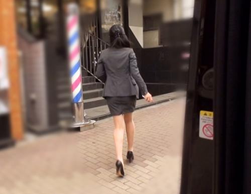 お姉さんの職場へ突訪問して誰も居ないオフィスでパコパコやらしてください。