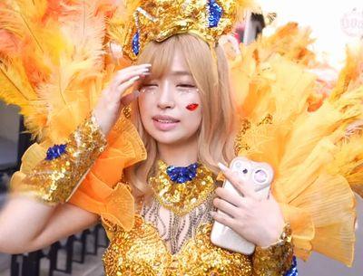 派手過ぎるサンバ衣装でナンパされたギャルと究極のイラマチオでぶち込みザーメン垂れ流し絶頂イクイクアクメビッチ。