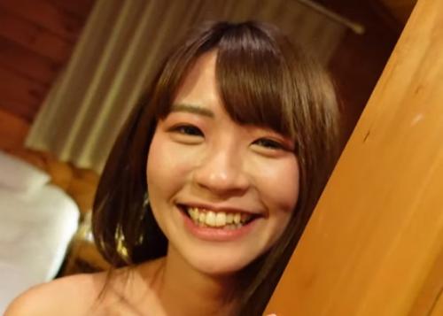 【なっちゃん・デート】美人（なつ）ちゃんとウキウキデートでログハウスSEX！ワァ～まるでキャンパーのようだわ♡
