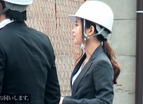 【現場監督・ハメ撮り】スーツを着た美人の現場監督とパコパコ！ヘルメットが似合う顔へザーメンぶっかけちゃうよ。