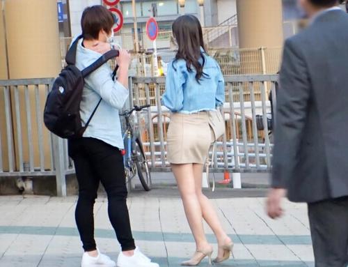 【ミニスカ女子】見えそうで見えないミニスカ美脚のお姉さんをナンパしたらハメ撮り中だしビッチ。