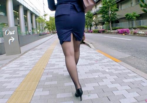 【パンスト・OL】スーツから見えるエロい美脚がエロすぎてナンパしたら凄いアソコのOLさんだった（お●んこ）事情の裏側を暴露。