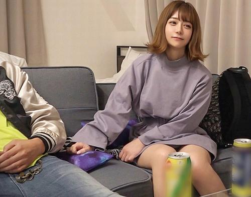 【潮吹きマ〇コ】BARでなんぱした美人お姉さんを連れ込みSEX！アレあれ？ベットがずぶ濡れになるほど潮吹いちゃってビッチだね～♡