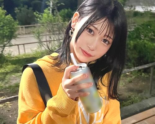 【ハメ撮り・素人】巨乳のカワイイお姉さんとハメ撮り3Pセックスで2本同時にパコパコイン。