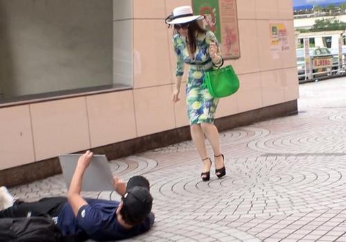 【変態セレブ】ナンパの手口で僕を踏んでください？ピンヒールでチン先を踏みつけてくださいょ♡