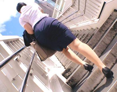 【ムチムチ・OL】ちょっと太めの太ももがエロすぎる営業お姉さんとハメ撮りぶち込みエロビッチ。