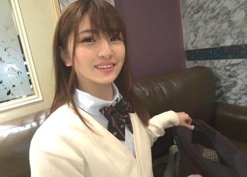 SSS級に可愛い制〇女子と危険な円〇SEX中だしパコパコで何度も流し込むスケベ男のアヘアヘビッチ。