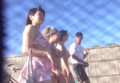 【浜辺ナンパ】夏の海辺では熾烈なナンパ激が行われている！ヤレるかヤレないか話術の勝負で決まりっ♡