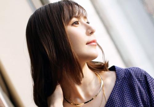 【S級美人・美脚】ガーターストッキングを履いたままでハメ撮りエッチ！こんなキレイなお姉さんとなら毎日ヤレルけどね～♡